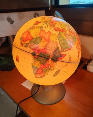 Mappamondo luminoso