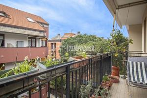 3 LOCALI CON AMPIO BALCONE VICINO AL MARE