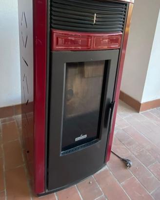 Stufa a pellet Ravelli modello Holly RC120