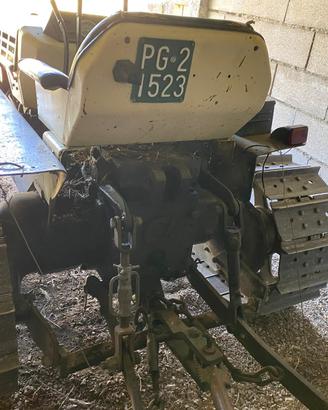 trattore agricolo cingolato