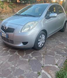 Toyota yaris 5p 1.0 Sol