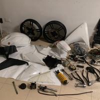Ricambi / Pezzi / Carene per YAMAHA Yzf R125 2008