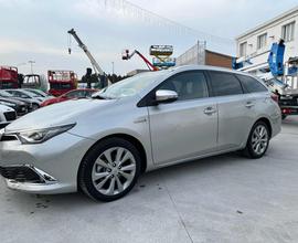 TOYOTA Auris Touring Sports 1.8 Hybrid Lounge