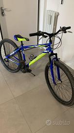 Bici mountain Bike ammortizzata usata pochissimo