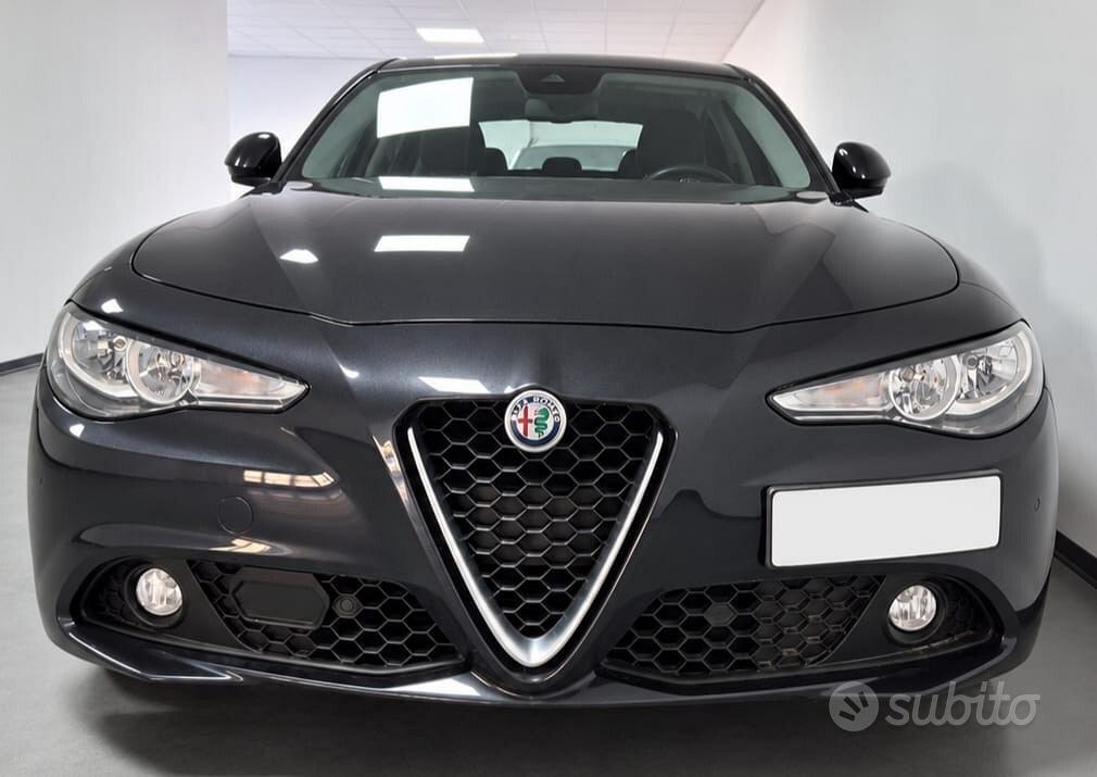 Alfa Romeo Giulia (2016)