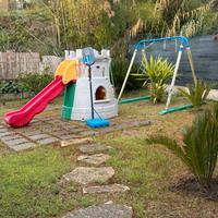 Castello scivolo chicco e altalena