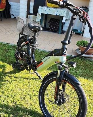 City Bike Armoni Ostuni con pedalata assistita