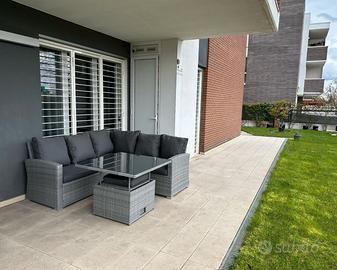 Divano da esterno – 5 posti (+1 Pouf)