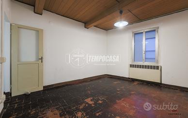 TRILOCALE IN CENTRO STORICO