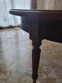 Tavolino in legno rotondo