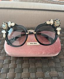 Occhiali da sole miu miu