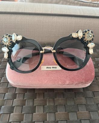 Occhiali da sole miu miu