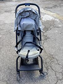 Passeggino leggero e compatto