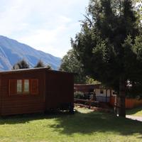 Casetta di legno in campeggio
