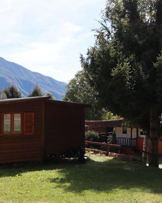 Casetta di legno in campeggio