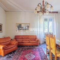 CASA INDIPENDENTE CON CAPANNONE A FELINO