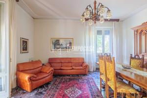 CASA INDIPENDENTE CON CAPANNONE A FELINO