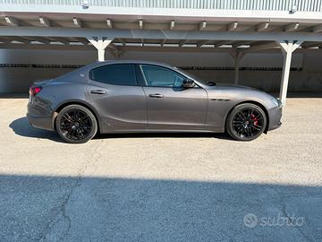 Maserati GHIBLI -  3.0 V6 diesel  275 CV