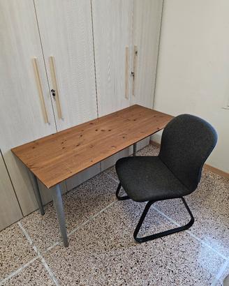 Scrivania in legno + sedia