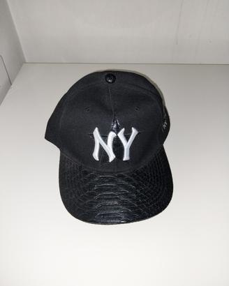 Berretto con scritta New York