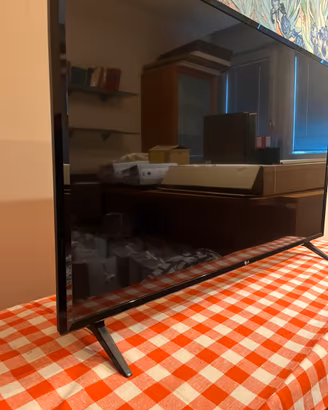 SMART TV LG SCHERMO LCD DA 43 POLLICI ULTRA HD