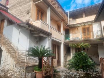 Indipendente bifamiliare con spazio esterno