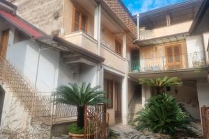 Indipendente bifamiliare con spazio esterno