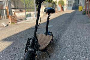 Monopattino elettrico 2000W – potente e robusto