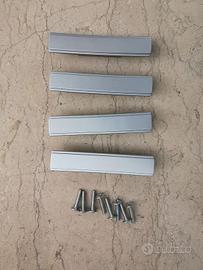 Lotto 4 manigliette mobili in plastica con viti