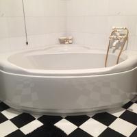 Vasca da bagno ad angolo