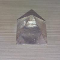 Piramide al quarzo trasparente Reiki Energia 
