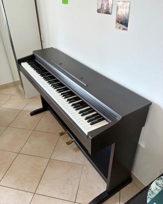 Pianoforte digitale Casio AP-24 con pedali