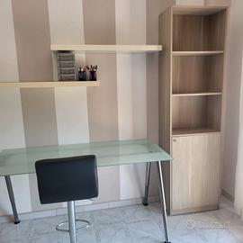 Scrivania Ikea con sedia 