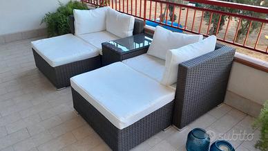 Set modulare divano 2 pouf e tavolino polyrattan