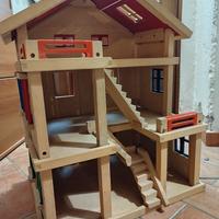 casa per le bambole in legno