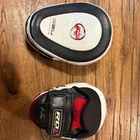 Colpitori e scudo Kick Boxing
