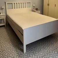 LETTO (con 2 cuscini e materasso se necessari)