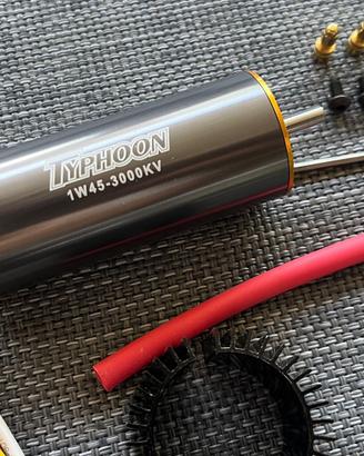 Motore brushless HET Typhoon 1W-45 3000KV – Nuovo