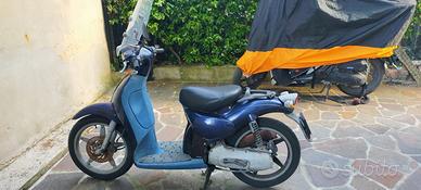 Aprilia Scarabeo 50 blu