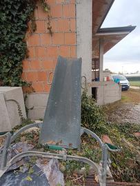 Canala per benna conica per gru