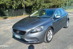 VOLVO V40 D2 1.6 MOMENTUM 