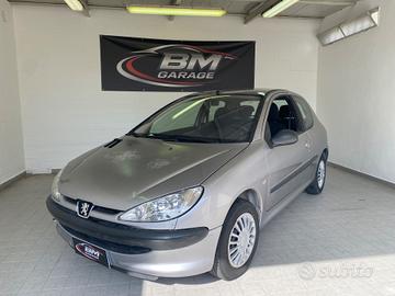 Peugeot 206 1.1 3p. XT