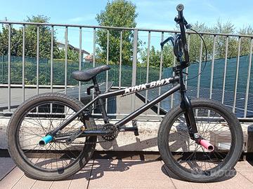 bicicletta bmx  Freestyle