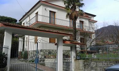Villa con giardino Forino