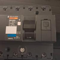 Interruttore magnetotermico Merlin Gerin NG125N