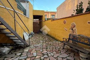 CASA SEMINDIPENDENTE A DECIMOMANNU