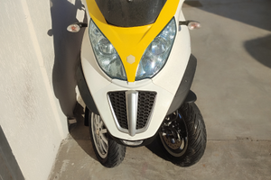 Piaggio MP3 300