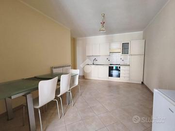 3 LOCALI A FOSSATO DI VICO