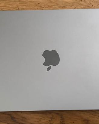 MacBook Air M2 13.6" 8GB 256SSD