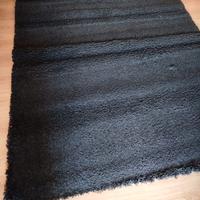 Tappeto nero pelo corto